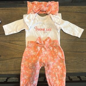 Lullaby Lane girls flower matching set 0-3 months